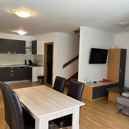 Apartmani Funda Bol Esterno foto