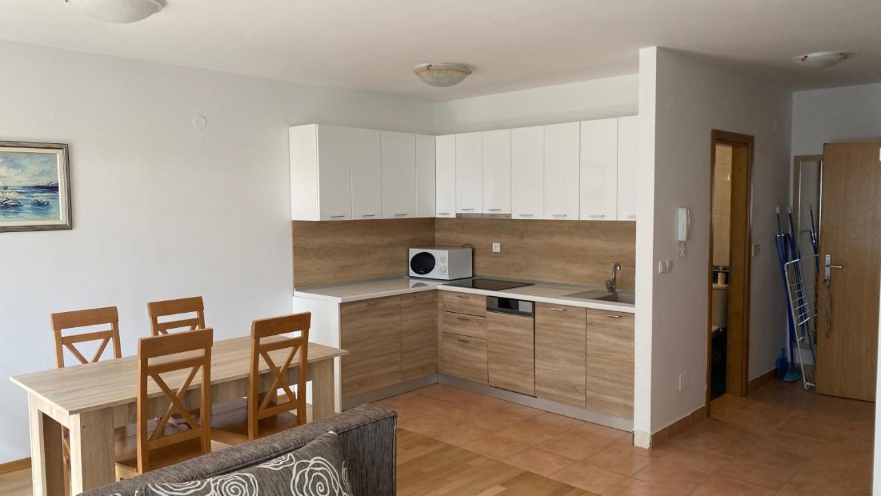 Apartmani Funda Bol Esterno foto