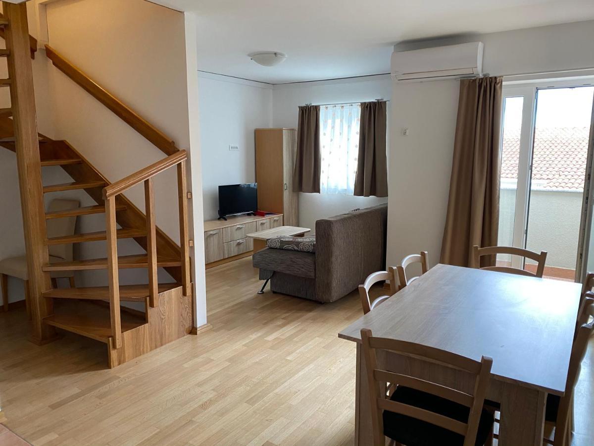 Apartmani Funda Bol Esterno foto