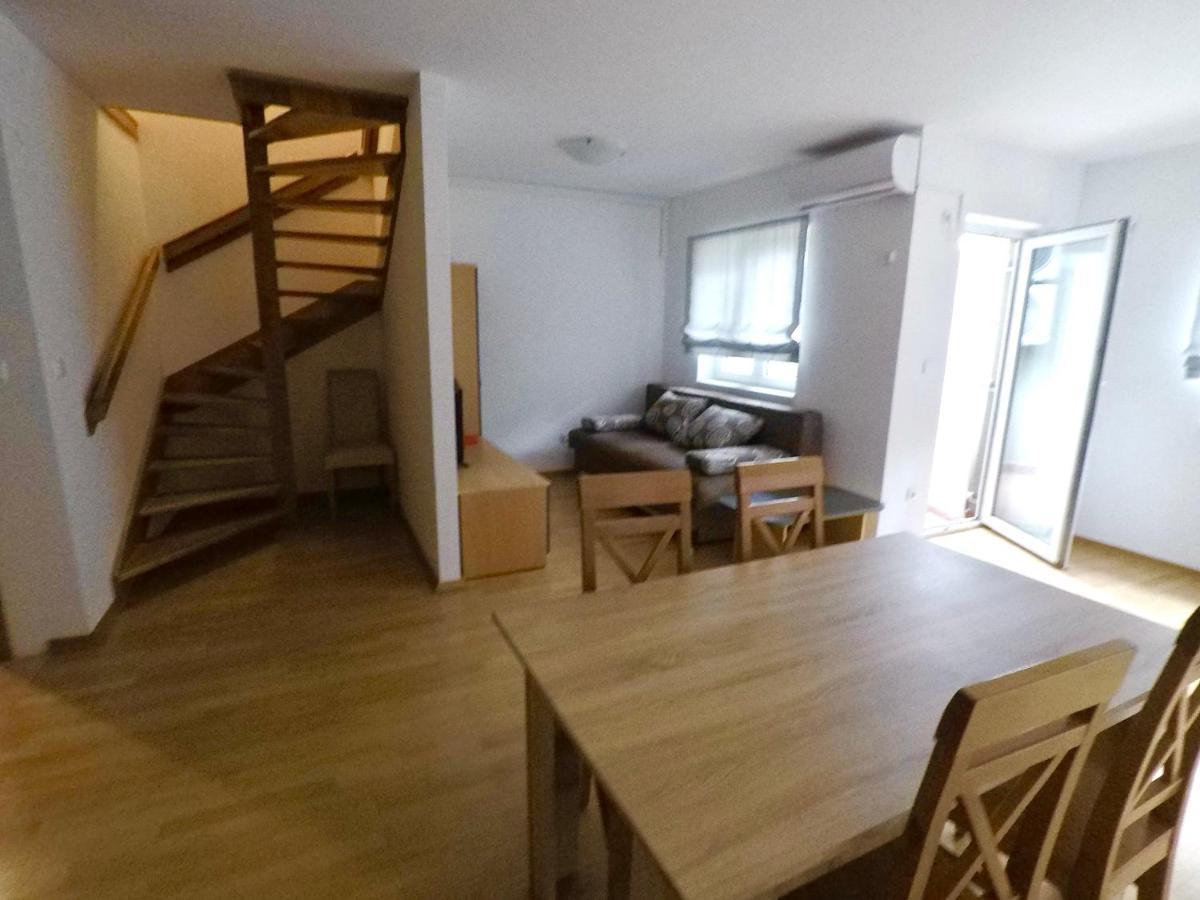 Apartmani Funda Bol Esterno foto