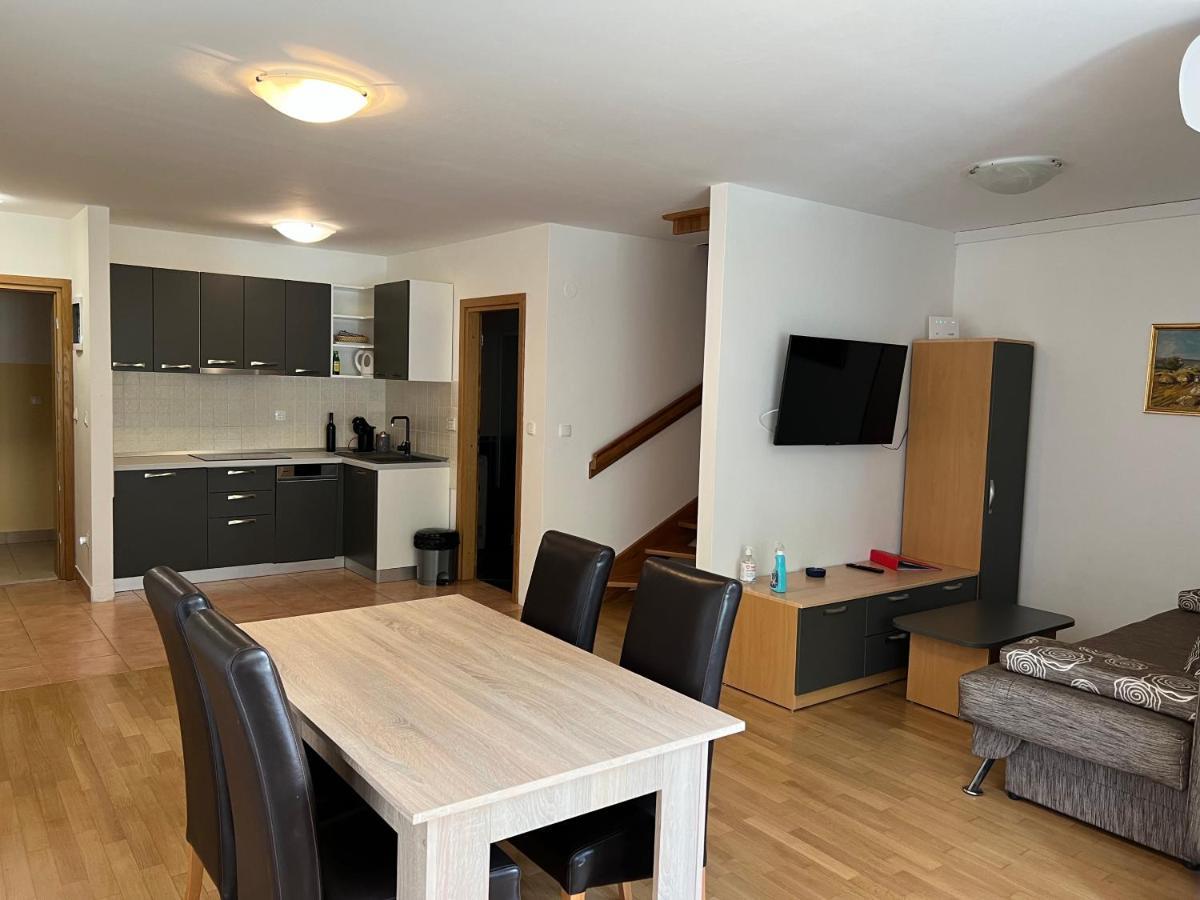 Apartmani Funda Bol Esterno foto
