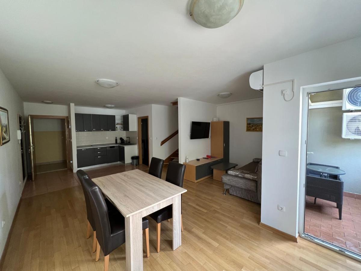 Apartmani Funda Bol Esterno foto